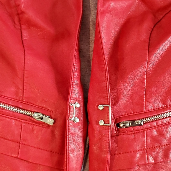 Red Jacket - Picture 5 of 8
